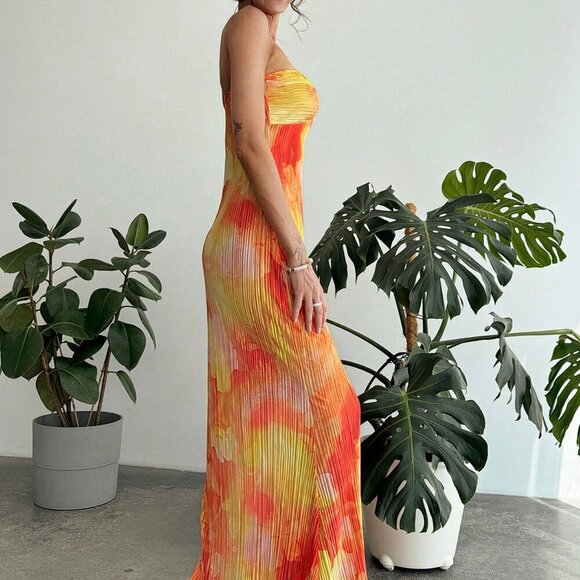 Multicolor Romantic Women's Strapless Fitted Knee-Length Pleated Dress - Picture 8 of 9